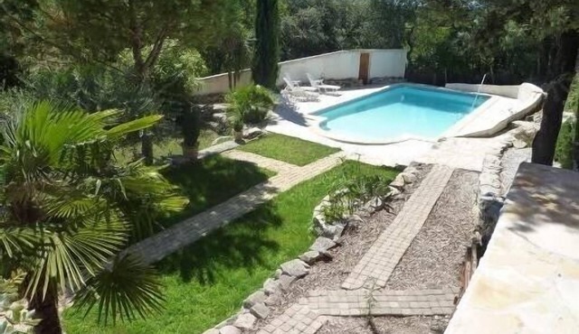 Recent villa with pool on a 3000m2 land very nice view