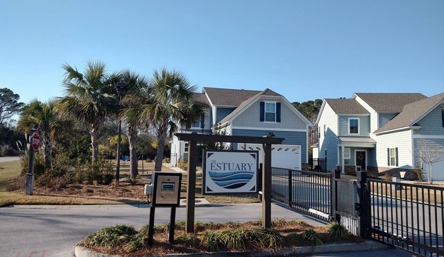Recently Built House! Pets Stay Free! Close to Amenities - nSTR Permit #029405