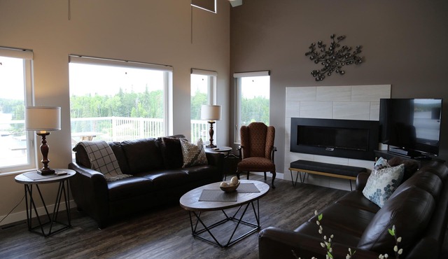 Recently built cabin with a million dollar view - Eagles View