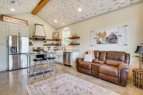 Recently Built Cabin with Pavilion in Granbury!