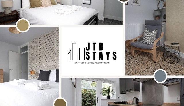 Recently Modernised Townhouse w/ Self Check-In