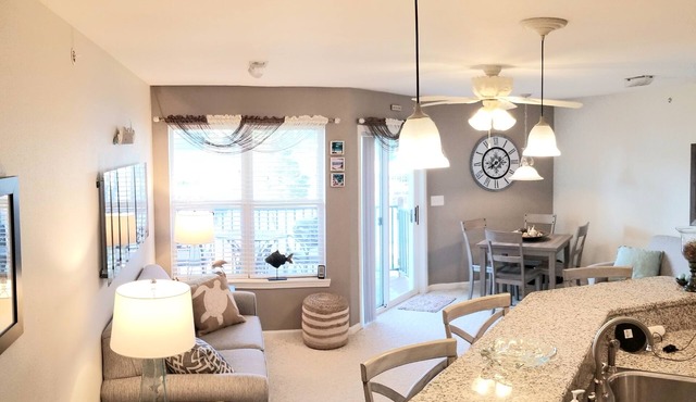 Recently Redecorated Lake Front Unit Located in Lake Ozarks 17,000 acre Park