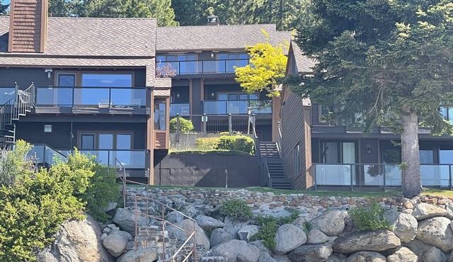 recently remodelled 3 bedroom lakefront condo in Incline Village