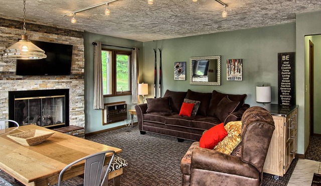 Recently Remodeled 3 Bedroom, 2 Bath Mountain Villa Condo #365S