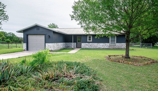 Recently remodeled and cute as a button! *Military Friendly*
