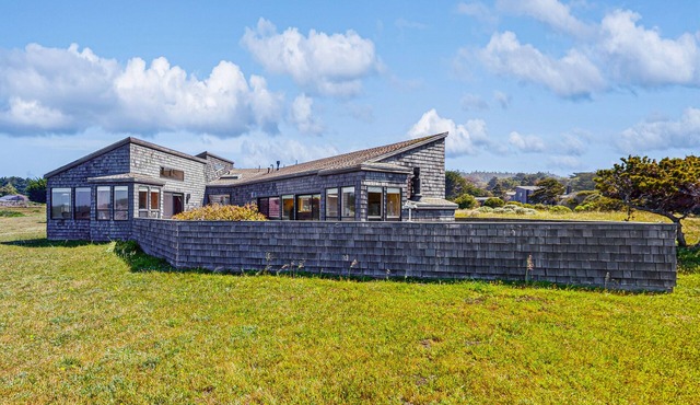 Recently Remodeled Home with Ocean Views, Private Hot Tub & Shared Pool