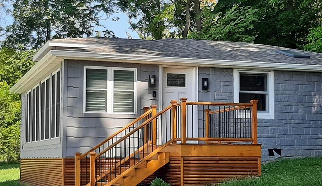 Recently remodeled Nauvoo home, 7 acres on the river