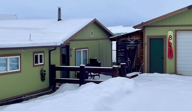 Recently remodeled family home with large fenced in back yard, Full size kitchen, 2 full bathrooms, Bedroom 1 has a king size bed, Bedroom 2 has a queen size bed. The flex space has a trundle bed with 2 twins.