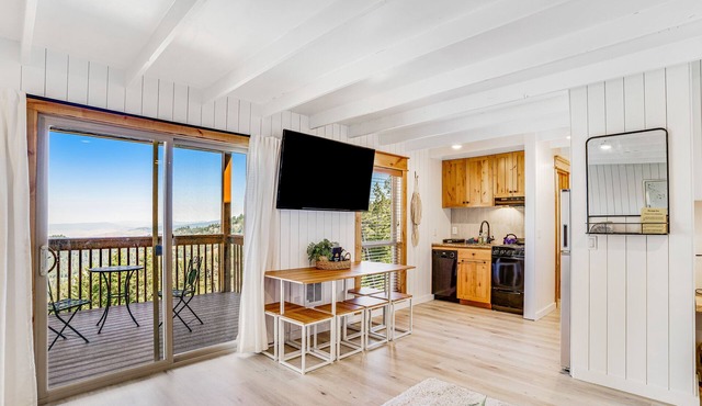 Recently renovated studio with window AC, deck & ski-In/ski-out access