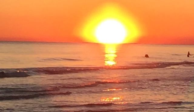 Recently renovated! Spring is just around the corner Book your get-away now! 😄