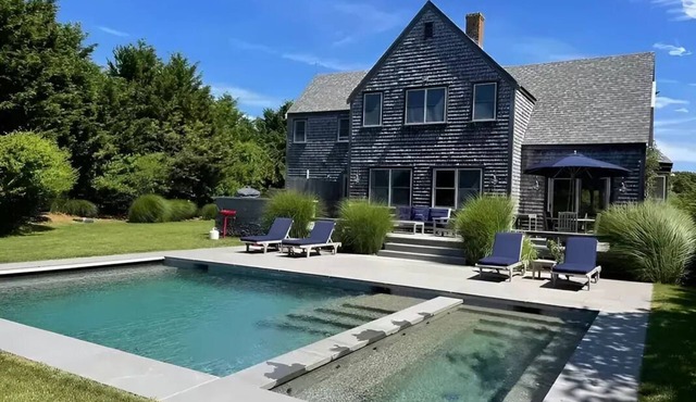 Recently renovated 4BR home with Pool + Hot Tub!