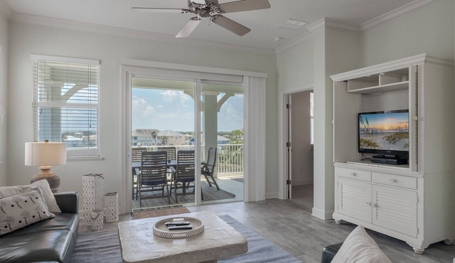 Recently renovated 4th Floor Corner Condo 1041 in Cinnamon Beach!