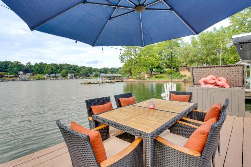 Recently Renovated Harveys Lake Retreat with Dock!