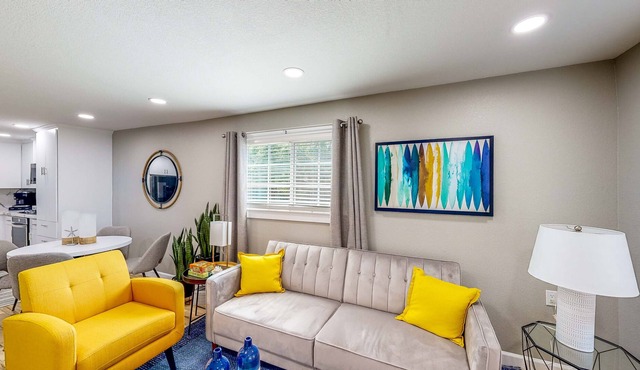 Recently Renovated Home - Outdoor Seating & Grill