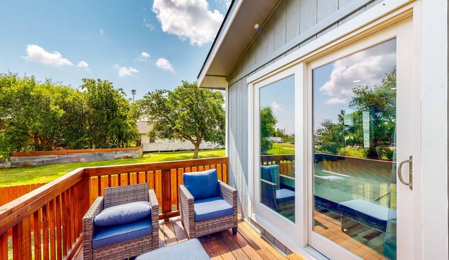 Recently Renovated Home - Outdoor Seating & Grill