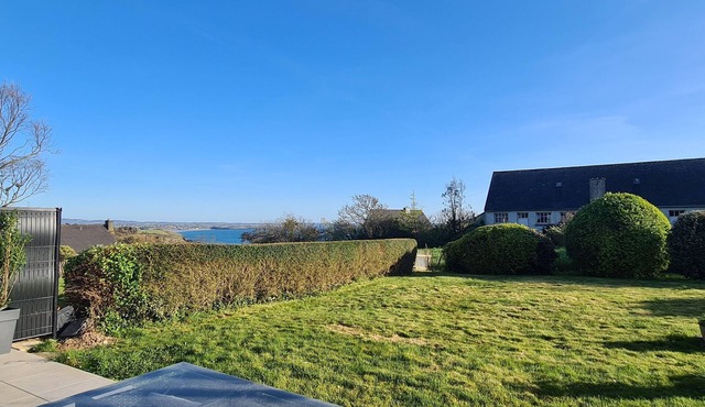 Recently renovated house 6 pers. Presqu'île de Crozon - 300m walk from the beach