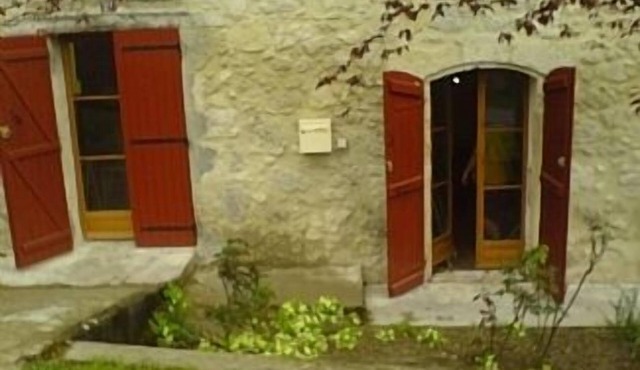 Recently Renovated Stone Barn in Medieval Village