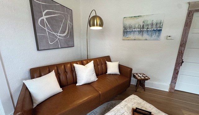 Recently Renovated Cottage in Rock Springs - 3 bedrooms