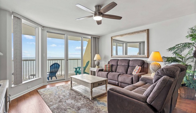 Recently Updated, Wonderful Oceanfront Views + Free Attraction Tickets!