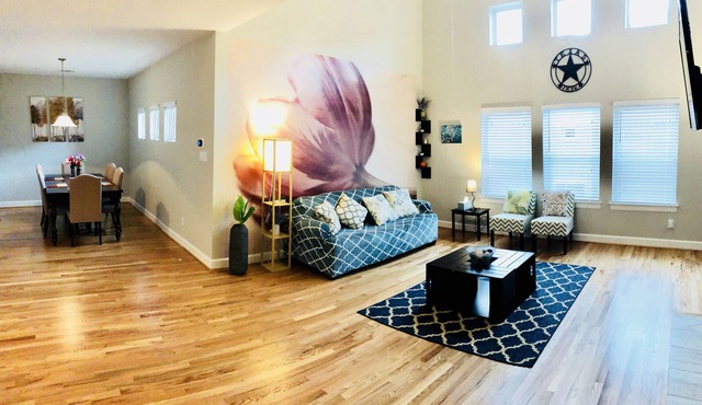 Recently Updated 3 Bedroom Gem ★ 5mi Med Ctr★8mi DT Houston★King Bed★