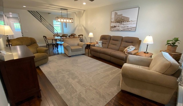 Recently Updated 3br/2ba townhome; Great Location