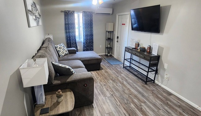 Recently updated contemporary getaway. Near Hershey w/shopping & concerts.