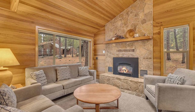 Recently updated, great location, private hot tub, sharc included for 2026!