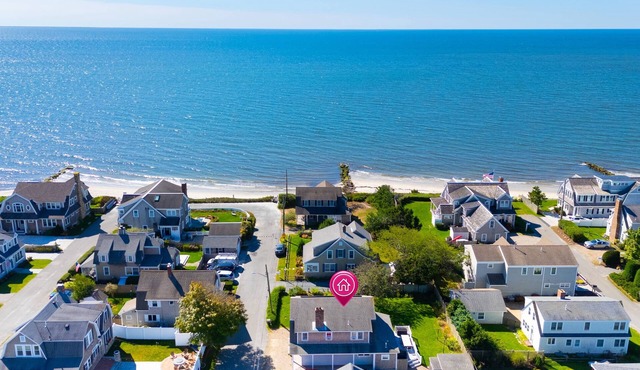 Recently updated home sleeping 10, steps to the beach!