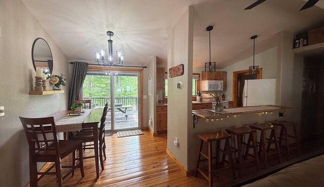 Recently Updated Lakefront Cabin House near Camdenton at Lake of the Ozarks