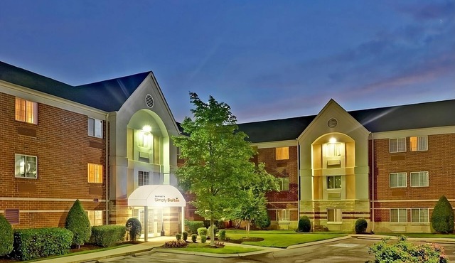 Recharge and Relax in Style! 3 Spacious Units, Pets Allowed, Full Kitchen!