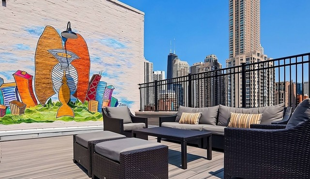 Recharge & Relax! Three Comfortable Units for Group Travel Near Willis Tower