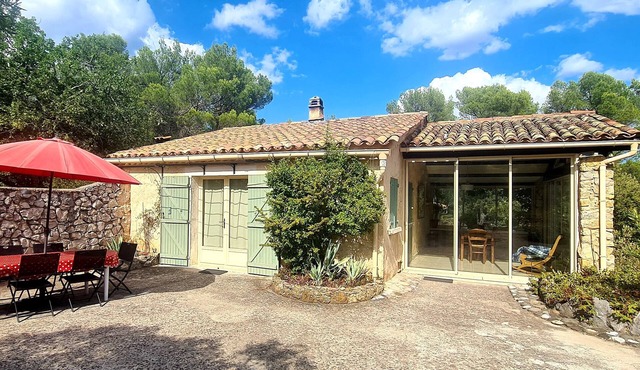 Recharge your batteries at "Les Oliviers" gîte, 3*, air-conditionned, with pool
