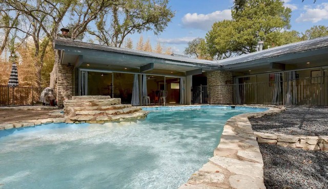 Reclusive Hidden Gem with Pool & Lush Landscapingn