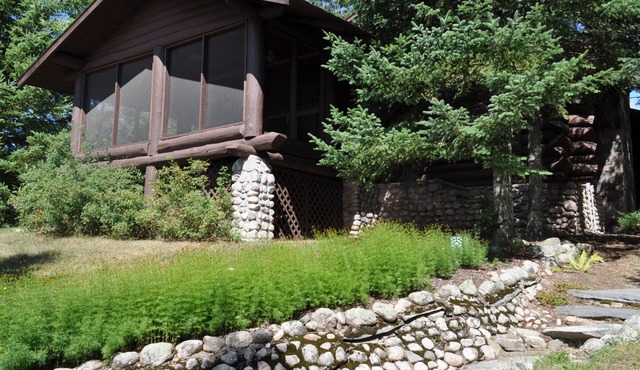 Reclusive Log Cabin on Lake Vermilion