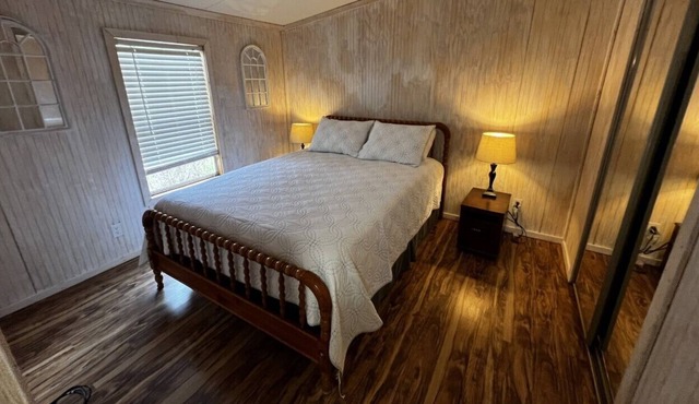 Reconnect with nature, peaceful pond stay with outdoor kitchen & access to water