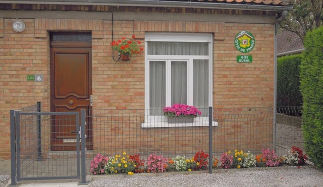 Recques sur Hem : between Calais and St Omer house for 2 people.