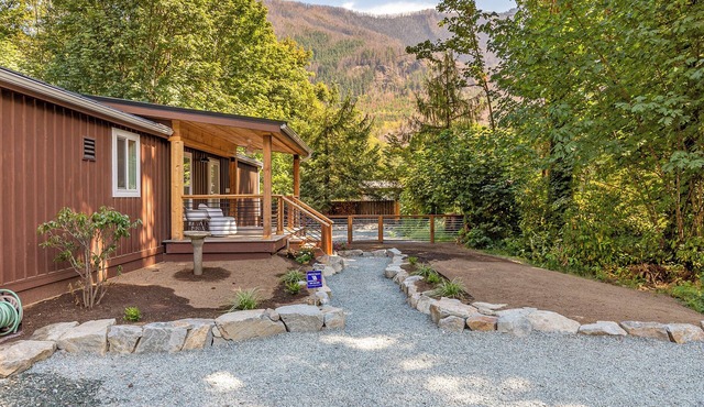 Recreation Station - game room, hot tub, plunge pool!