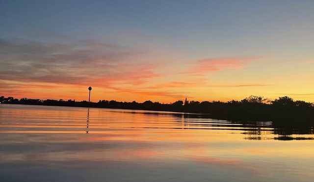 Recreational and Relaxing Retreat at Mina Lake. Private lake lot & 2 acre yard.