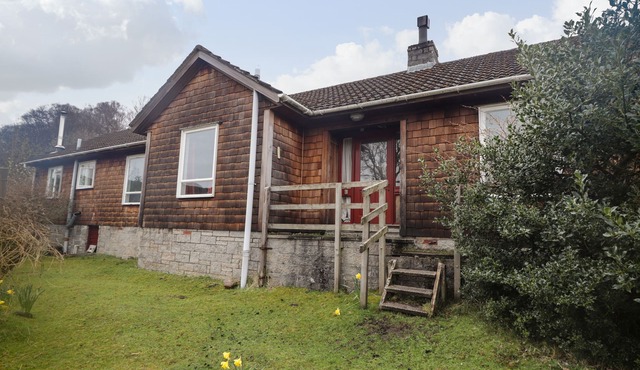 RECROY, pet friendly, country holiday cottage, with open fire in Nedd