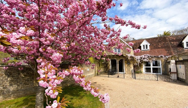 RECTORY COACH HOUSE, romantic, with a garden in Buckhorn Weston