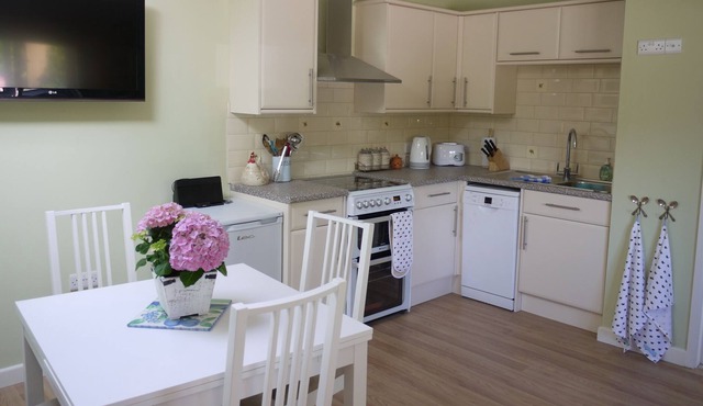 Rectory Cottage - Sleeps 4, Dogs Welcome, Perfect for Families