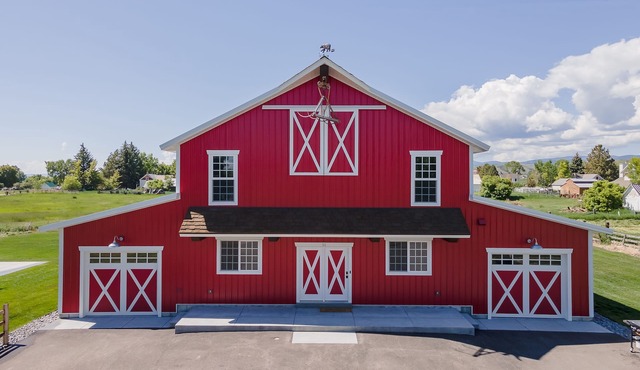 Red Barn Retreat in the Heart of Bloomington