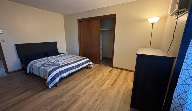 Red Barn Village: Fully Furnished 2 Bed with Bath