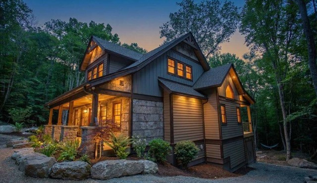 Red Bird Retreat - Luxury Home in The Lodges at Eagles Nest
