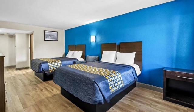 Red Carpet Inn and Suites