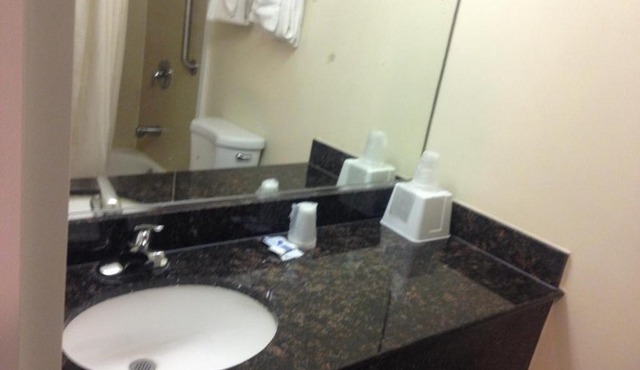 Red Carpet Inn - New Brunswick