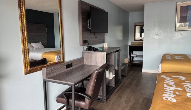 Red Carpet Inn & Suites