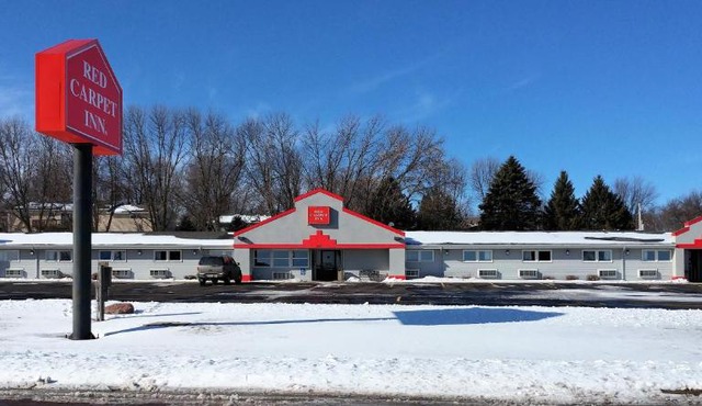 Red Carpet Inn - Windom