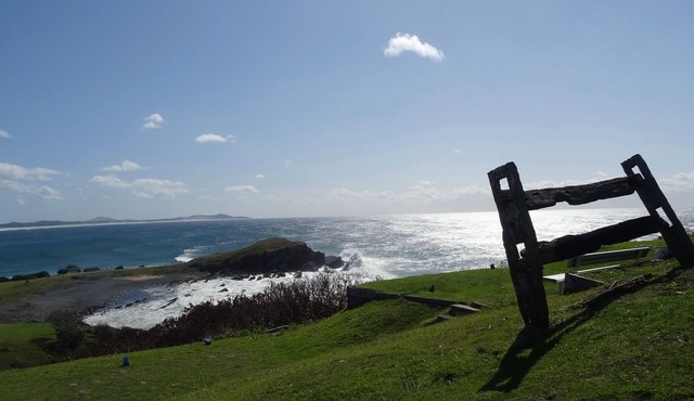 Red Cedar HideAway - Enjoy the beach and the tranquility of nature at its best !