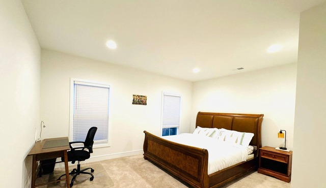 Red Cherry Oasis - Charming 2 bedroom villa with AC, WiFi in serene Aldie